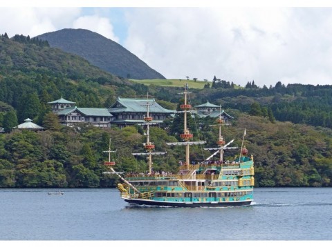 Lake_Ashi-Hakone