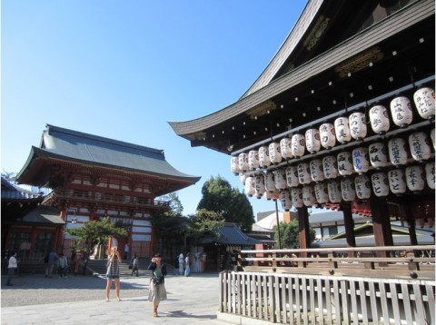 6860818-Yasaka_Shrine-Kyoto