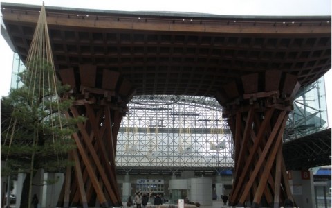 6053277-Getting_to_Kanazawa-Kanazawa-crop